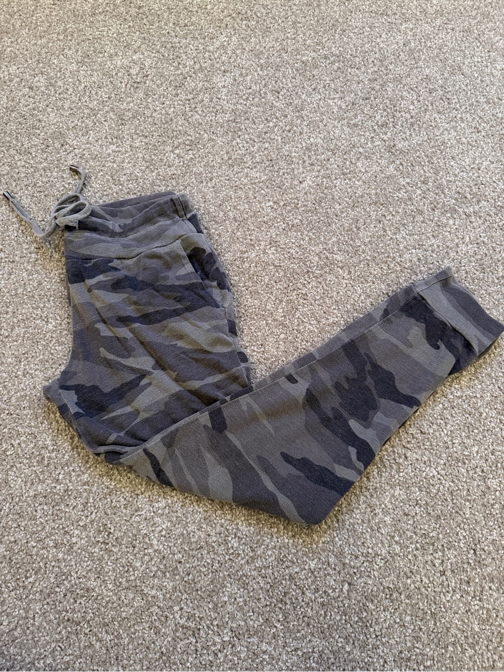 Splendid Gray Camouflage Jogger Pants